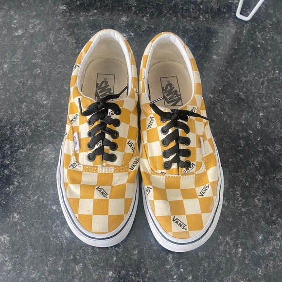 Vans Yellow Checkered Logo lace ups size 7 men/8.5 women - Picture 5 of 5